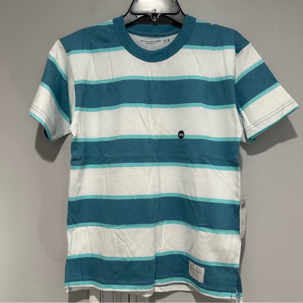 NEW Abercrombie and Fitch Short Sleeve Blue White Stripe Tee Shirt Size 9 / 10